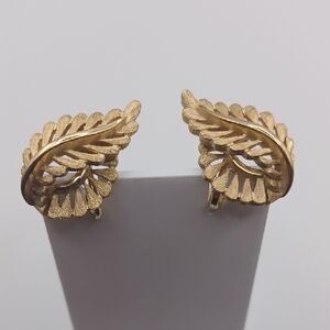 Crown Trifari Double Leaf Gold Tone Clip Earrings